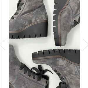 GABOR SUEDE LACE UP WEDGE BOOTS IN GRAY. SIZE 8.5